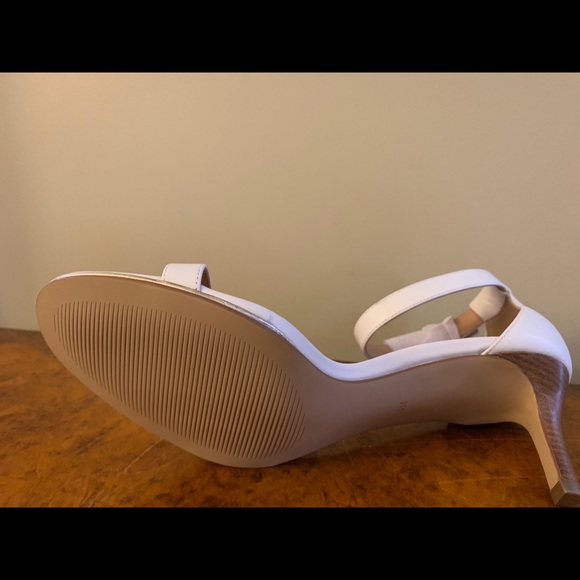 Talbots Ivory Leather Sandals, 10M - Picture 4 of 6